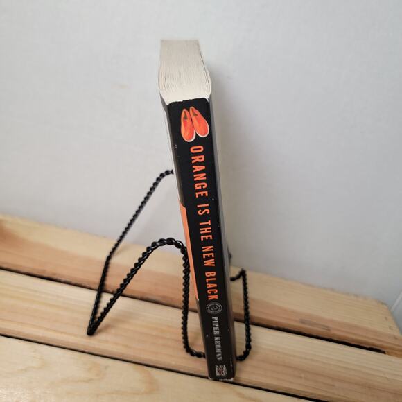 BOOK Orange Is the New Black: My Year in a Women's Prison by Piper Kerman - Picture 2 of 3